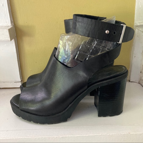 Zara Chunky 90's Style Ankle Wrap Platform 7.5